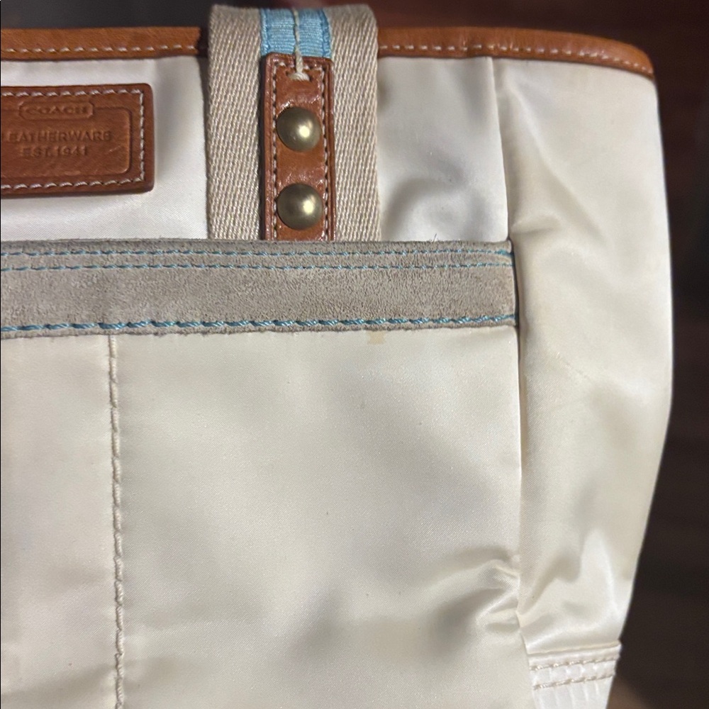 Coach Mini Hampton Tote - Picture 4 of 9